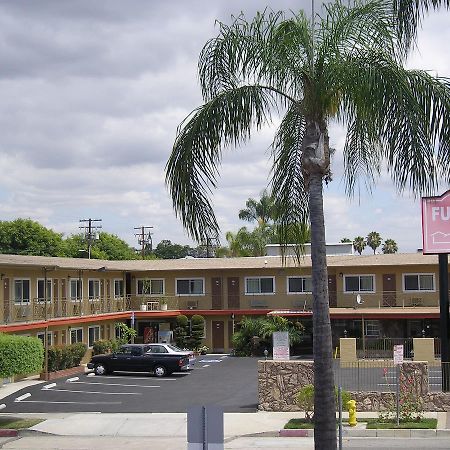 Fullerton Lodge Exterior photo