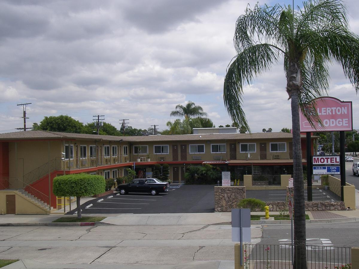 Fullerton Lodge Exterior photo